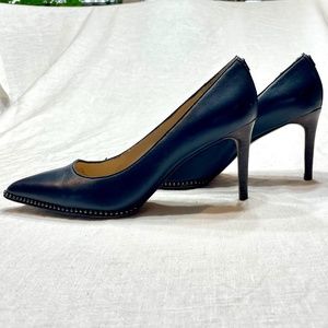 Coach - Waverly Pump Classic Leather Bead Chain - Navy - 3" Heel - Size 6.5